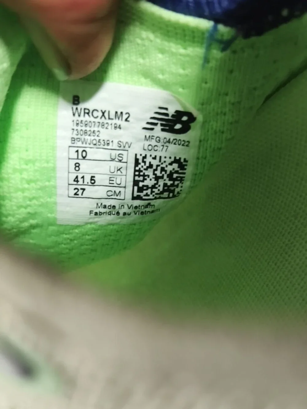 New Balance Women’s 10 FuelCell Running Shoes in Neon Green and Navy.  Very Nice